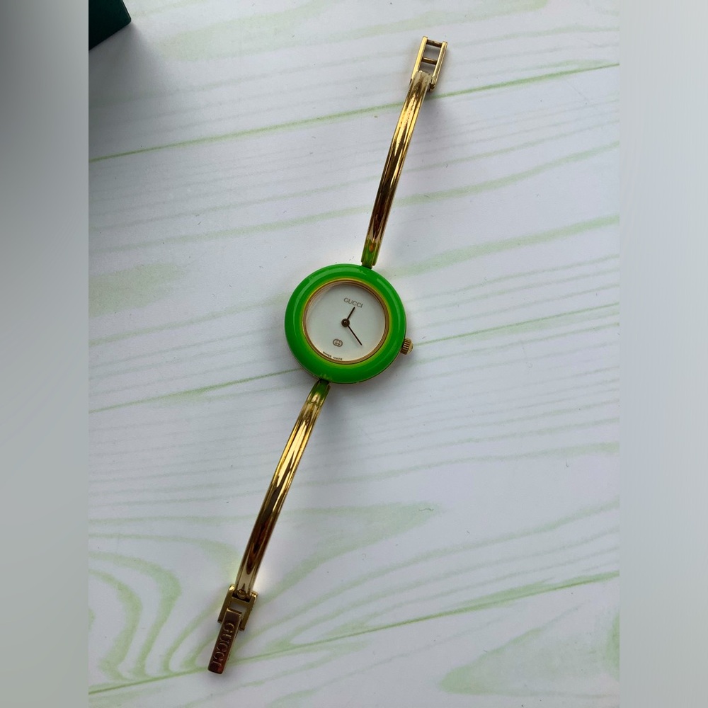 Authentic Gucci interchangeable bezel watch🌺🌼🌸🍀 - Picture 9 of 10